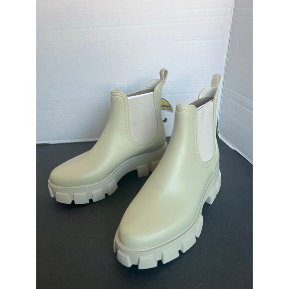 NWT Jeffrey Campbell Cream Pleu Platform Lug Sole Pull On Rain Chelsea Boots 9 - Picture 1 of 11